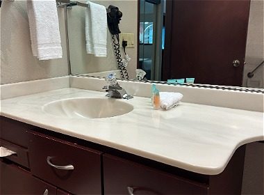 Double Queen Suite Bathroom